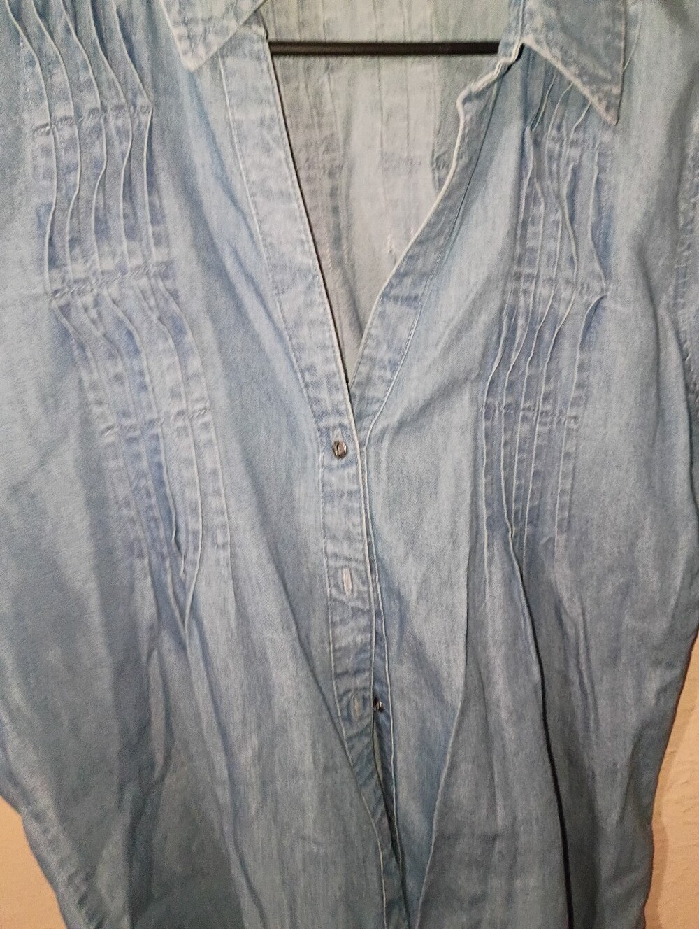 😍 6/$10 SALE Vintage America Blues Size Large Light Wash Denim Button-Up Shirt